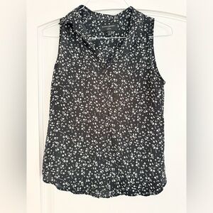 Banana Republic Black Sleeveless Floral Button-Front Blouse